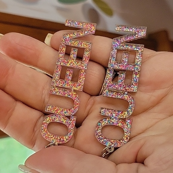 🔥LAST PAIR🔥 QUEEN Shimmer Drop Earrings - Picture 1 of 7